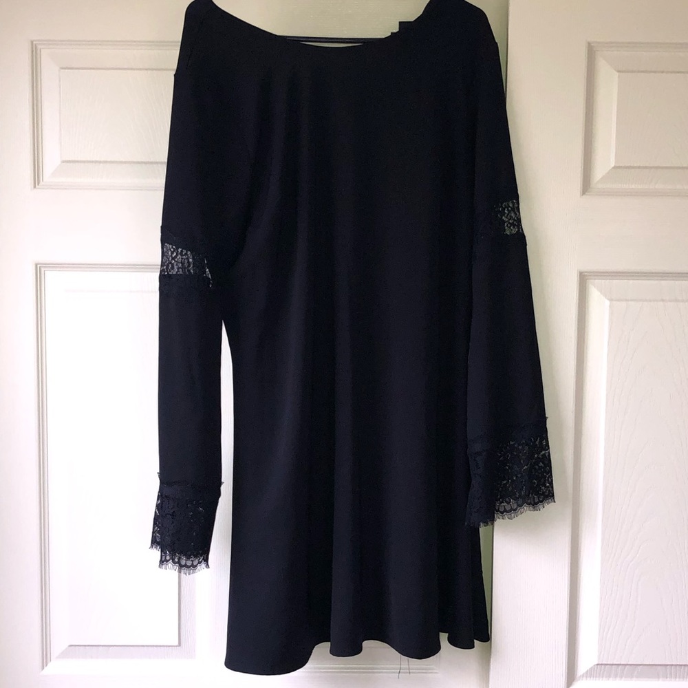 Long sleeve lace trim dress
